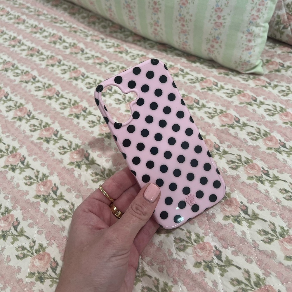 Velvet Caviar IPhone 17 Phone Case 💖